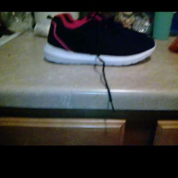 shoes - Picture 2 of 2